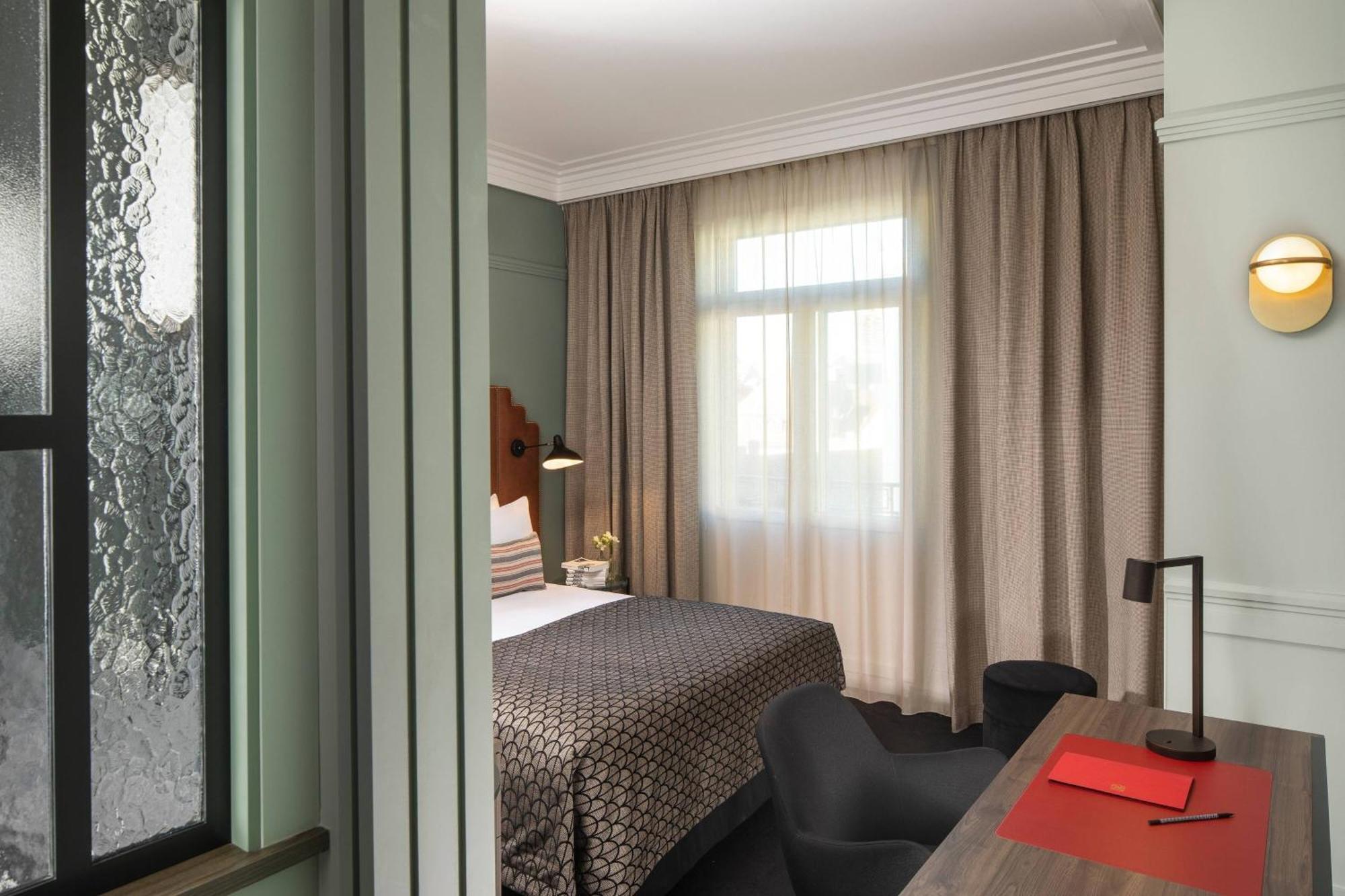 Maison Rouge Strasbourg Hotel & Spa, Autograph Collection Exterior photo A room at the hotel