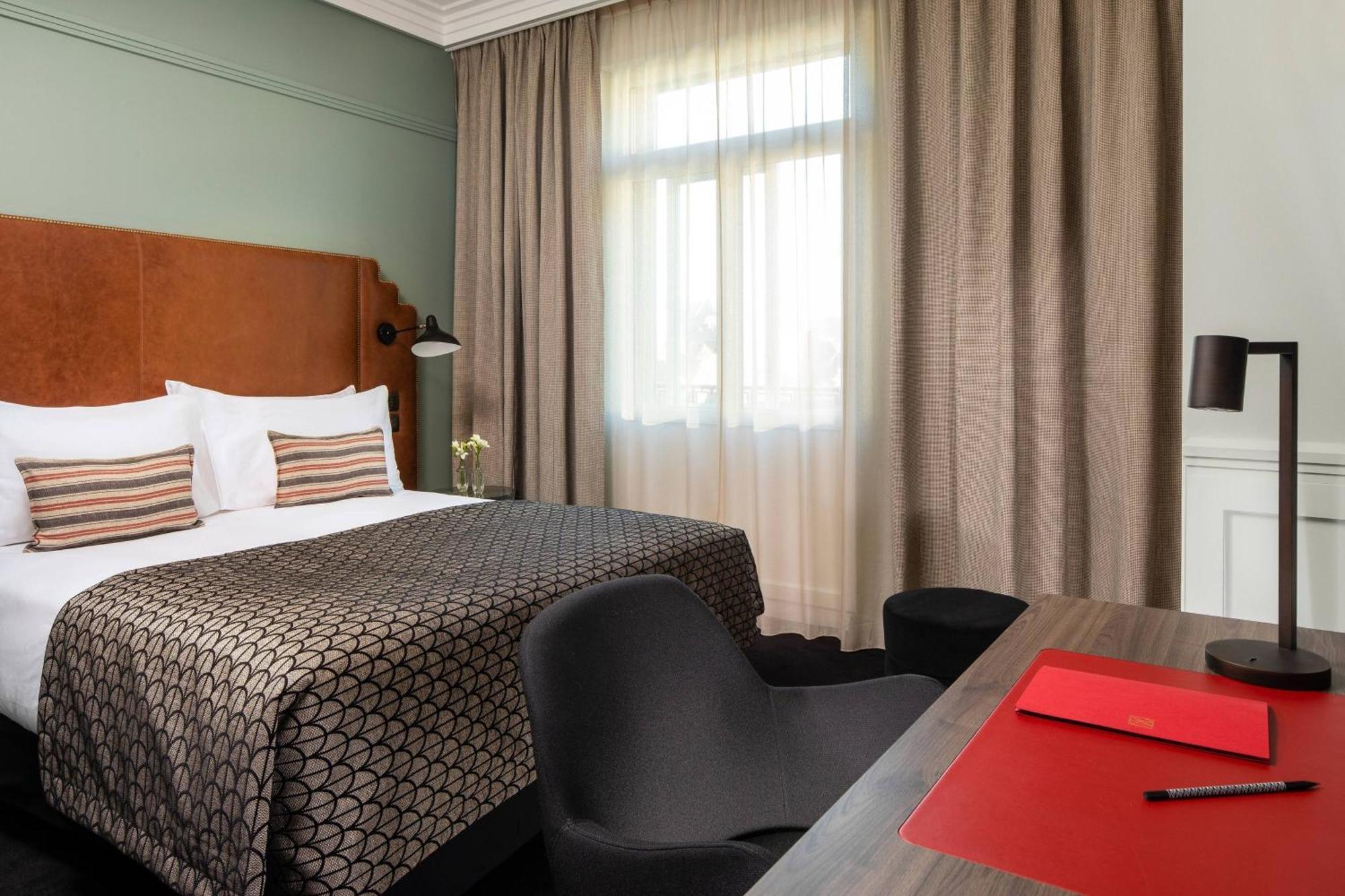 Maison Rouge Strasbourg Hotel & Spa, Autograph Collection Exterior photo Deluxe room