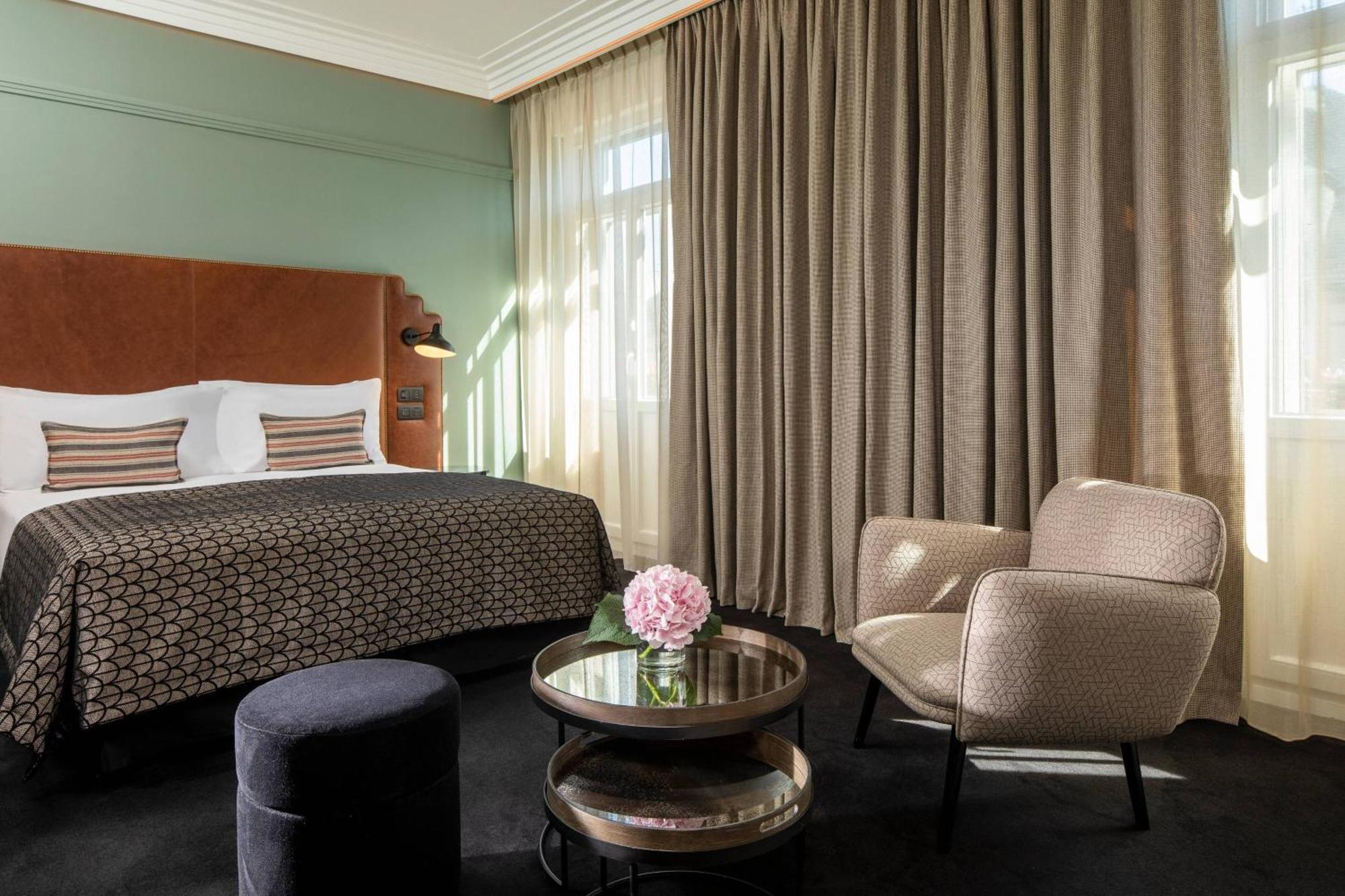 Maison Rouge Strasbourg Hotel & Spa, Autograph Collection Exterior photo A room at the hotel