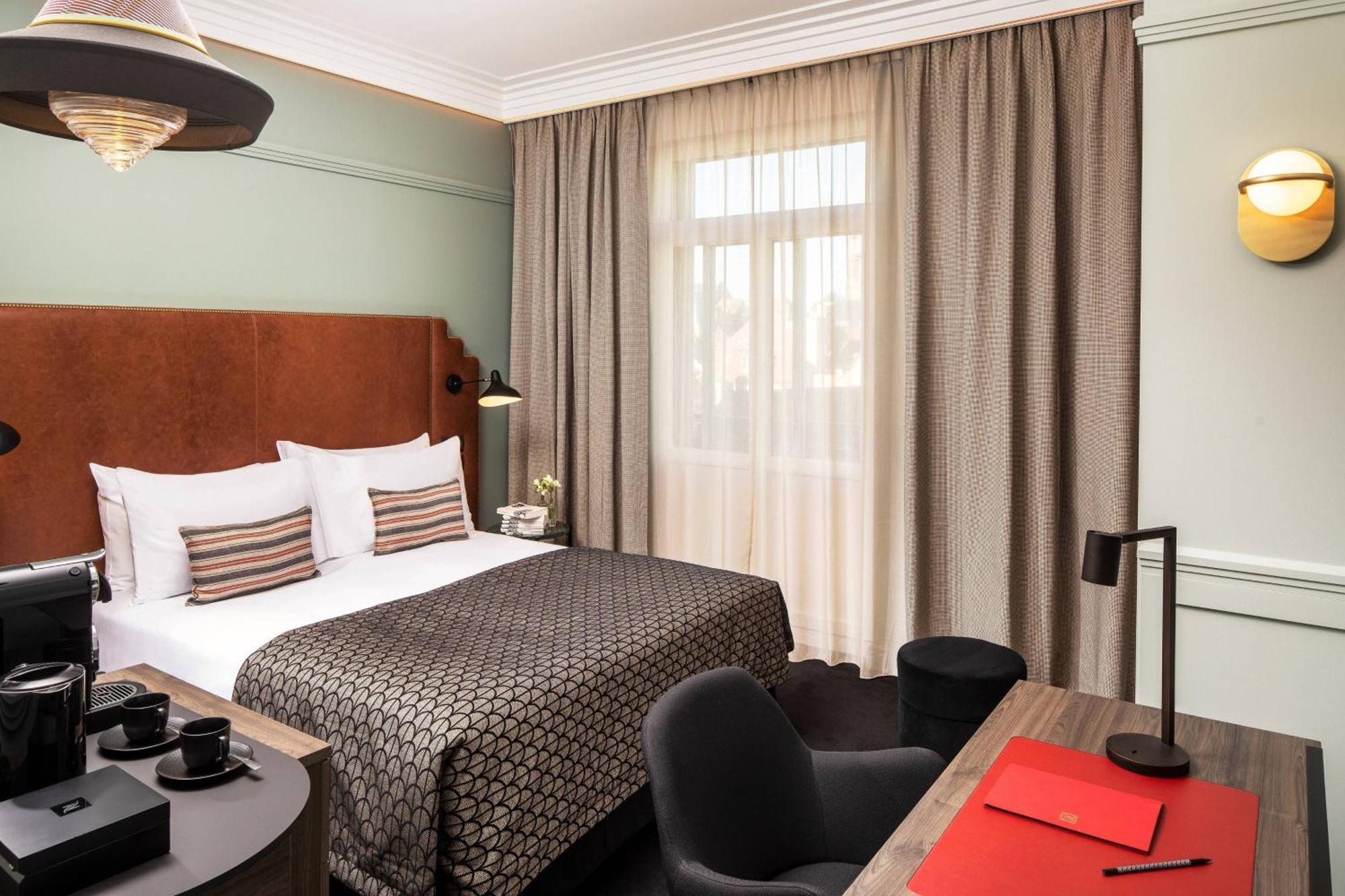 Maison Rouge Strasbourg Hotel & Spa, Autograph Collection Exterior photo A room at the hotel