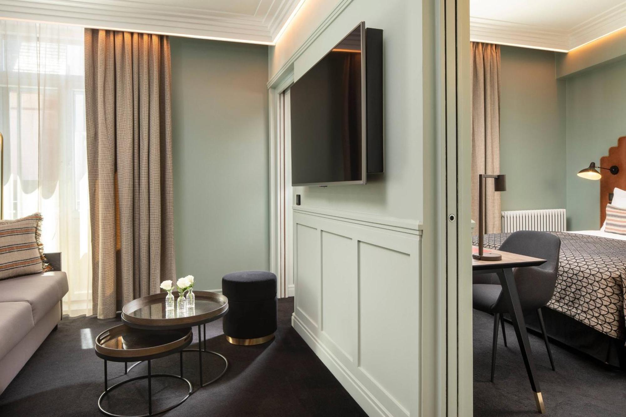 Maison Rouge Strasbourg Hotel & Spa, Autograph Collection Exterior photo A room at the hotel
