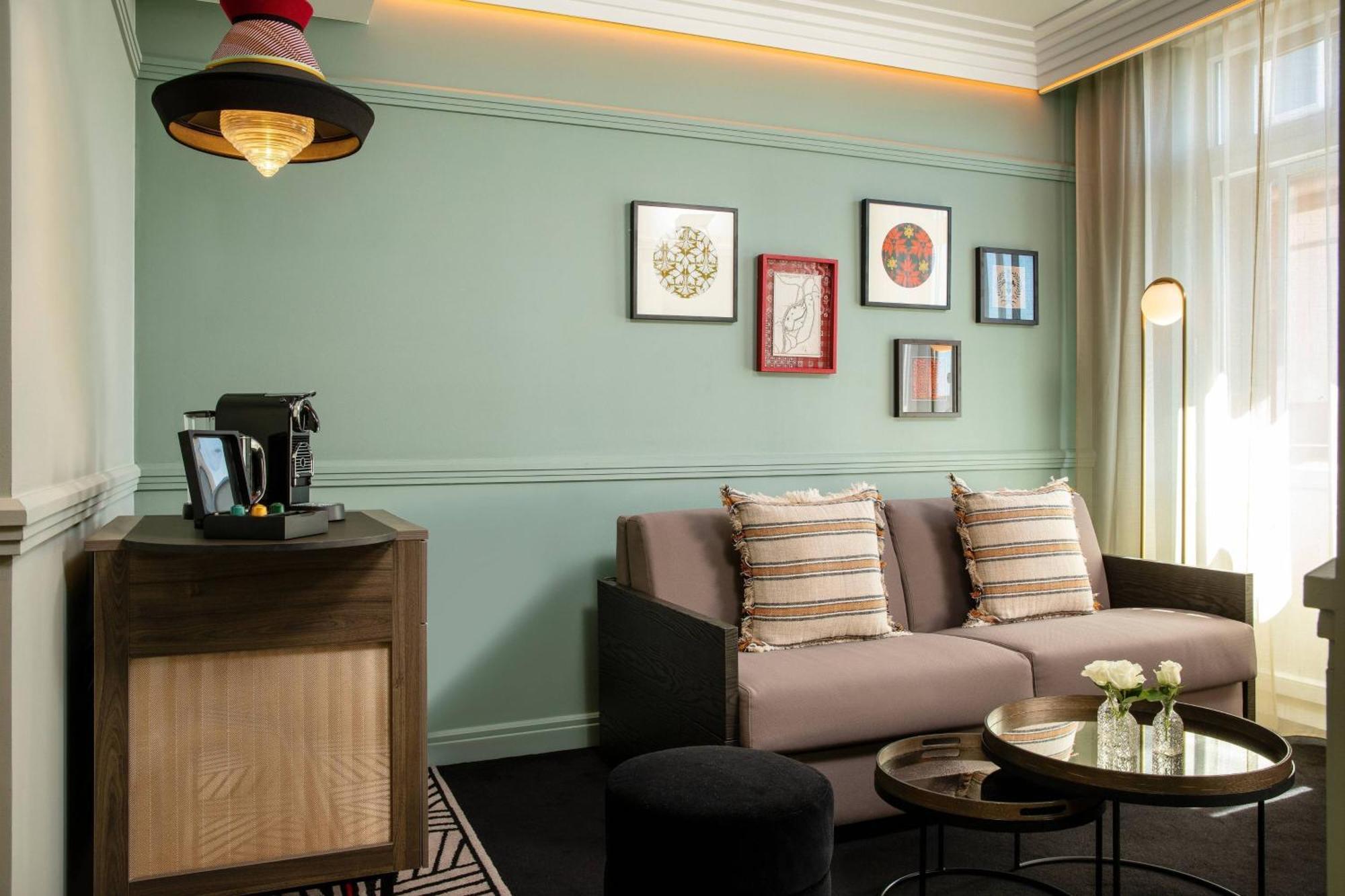 Maison Rouge Strasbourg Hotel & Spa, Autograph Collection Exterior photo A suite at the hotel
