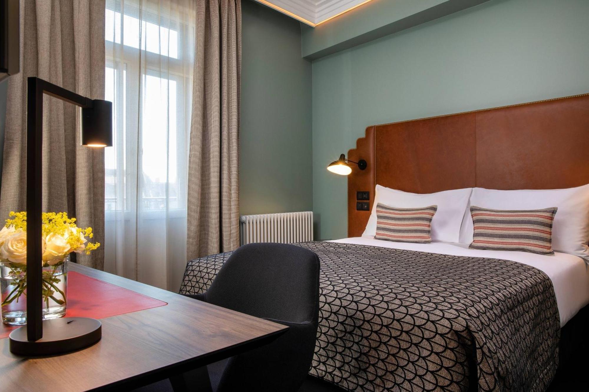 Maison Rouge Strasbourg Hotel & Spa, Autograph Collection Exterior photo Deluxe room